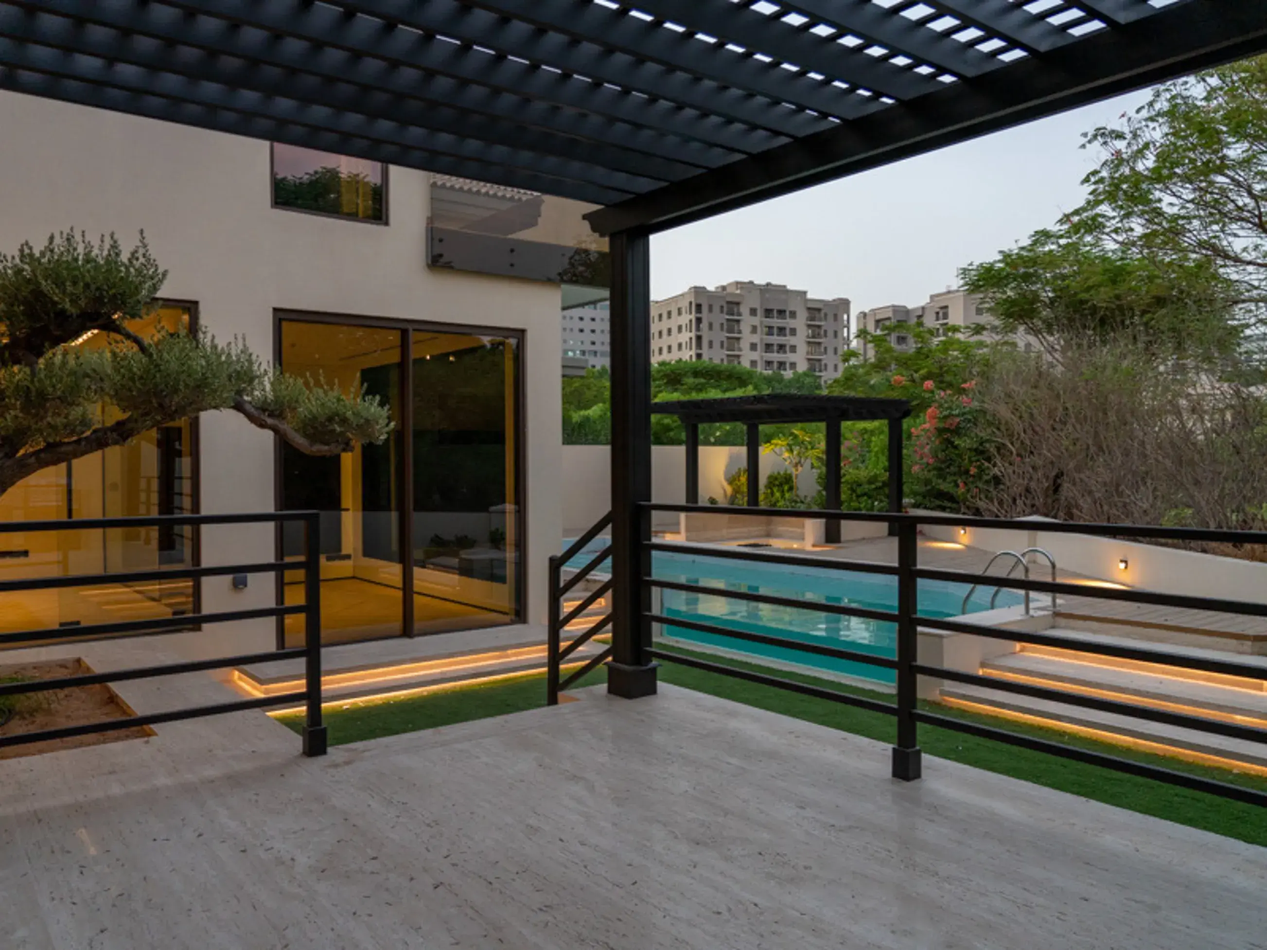 Pools and landscaping contractors
